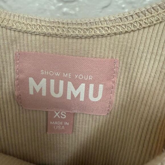 Show me your mumu beige tank size XS - Picture 3 of 3